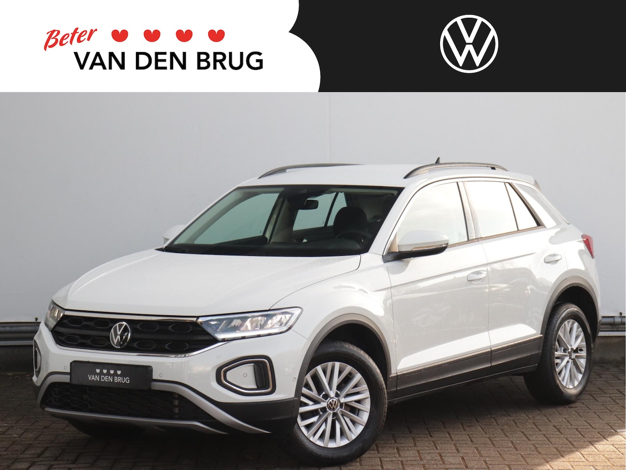 Volkswagen T-Roc - 1.5 TSI Life 150pk DSG | Adaptive Cruise | Stoel- en stuurverwarming | Camera | Parkeersen - AutoWereld.nl