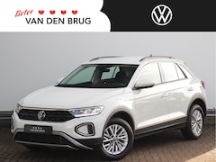 Volkswagen T-Roc - 1.5 TSI Life 150pk DSG | Adaptive Cruise | Stoel- en stuurverwarming | Camera | Parkeersen