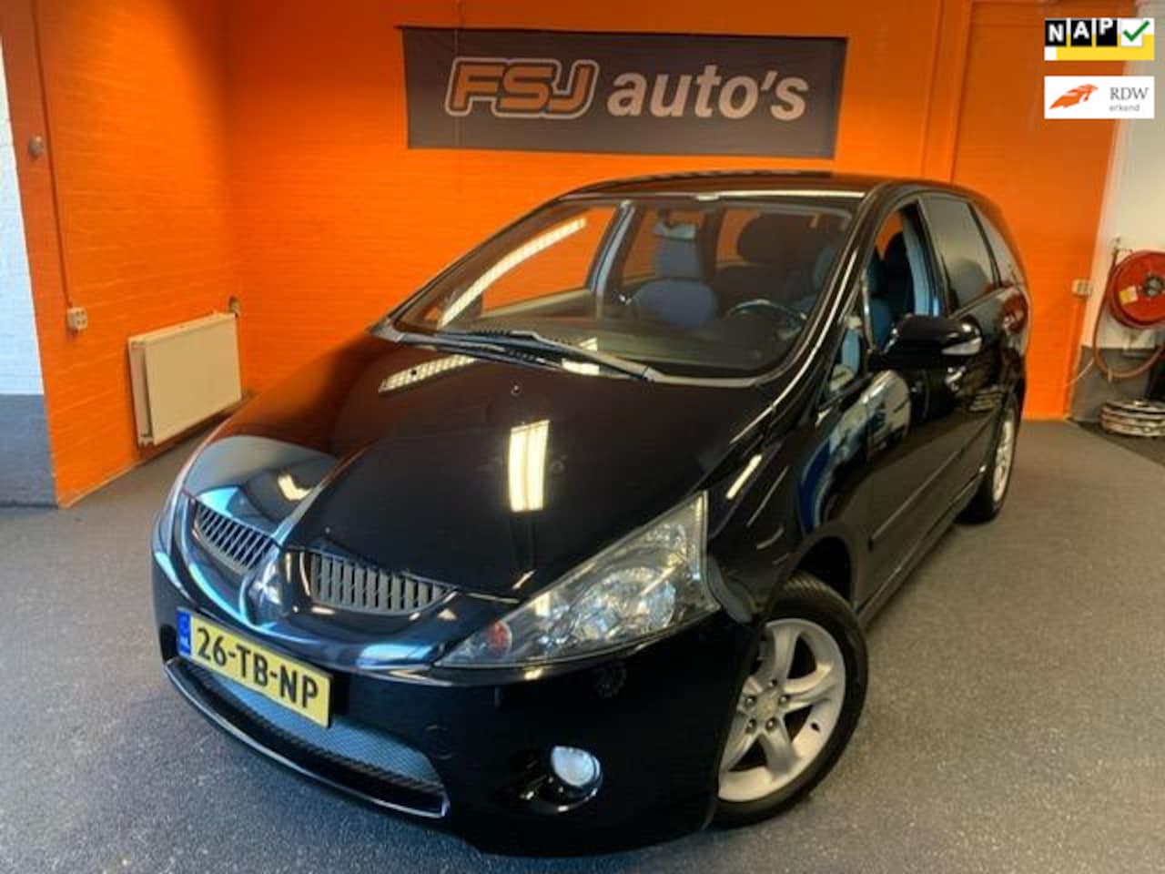 Mitsubishi Grandis - 2.4-16V Intense / 7 PERSOONS / apk 19-02-2026 - AutoWereld.nl