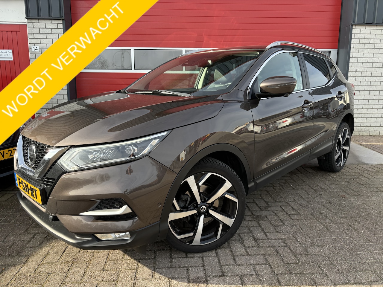 Nissan Qashqai - 1.2 Tekna AUTOMAAT / TREKHAAK / STOELVERW / FULL LED / 360GR CAMERA / DODEHOEK - AutoWereld.nl