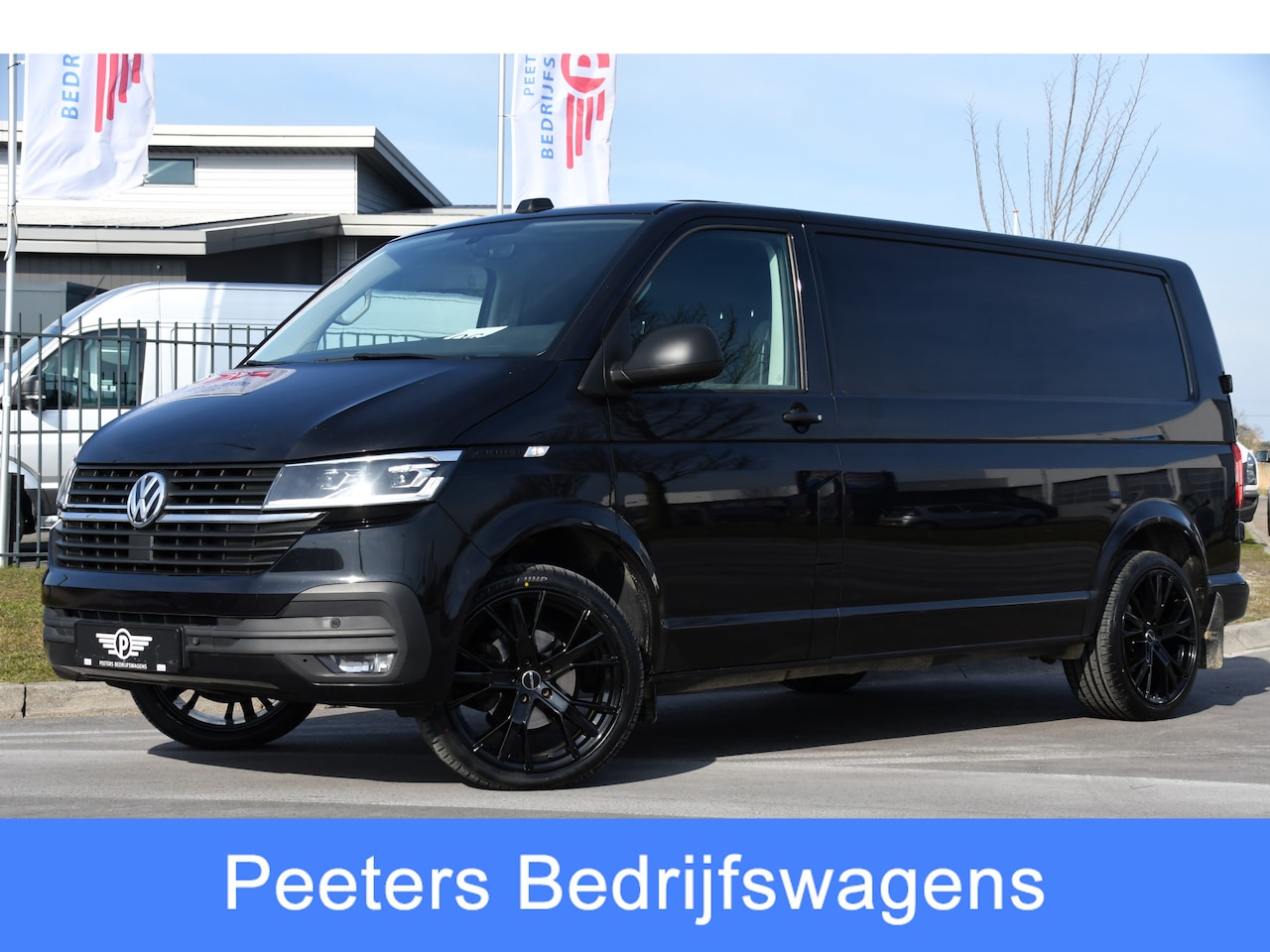 Volkswagen Transporter - 2.0 TDI L2H1 30 Black Edition Highline Adaptieve Cruise, Camera, LED, Carplay, 150PK, Sens - AutoWereld.nl