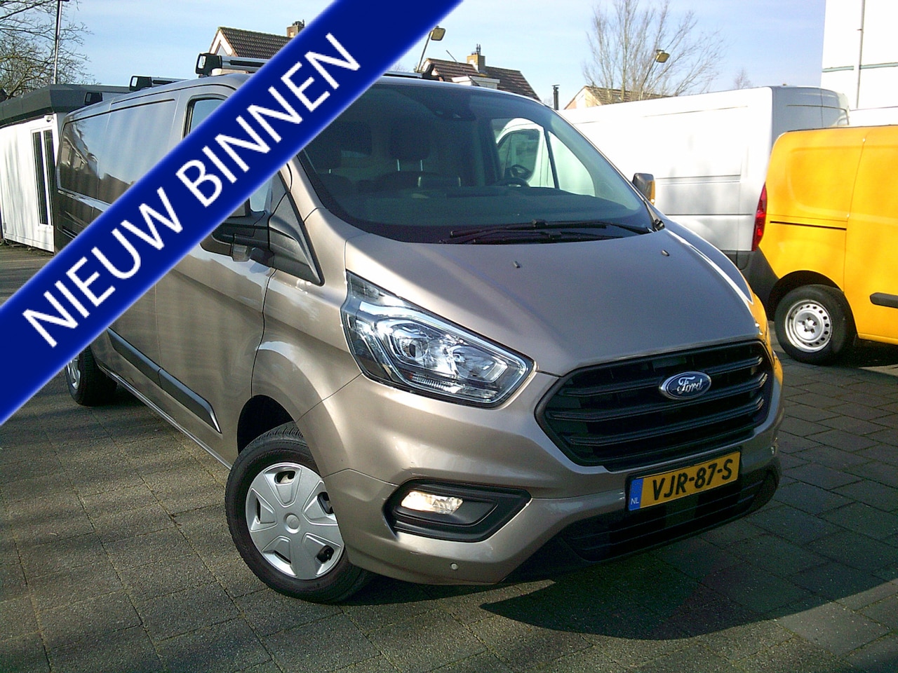 Ford Transit Custom - 300 2.0 TDCI L2H2 Trend VOORZIEN VAN AIRCO+CRUISE+NAV.!!! EURO 6 !! - AutoWereld.nl