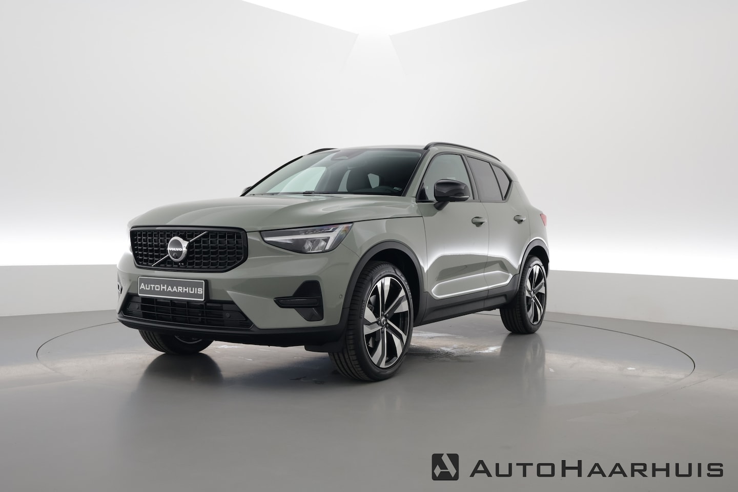 Volvo XC40 - 2.0 B3 Plus Dark | Navi | 360 Cam | Memory | CarPlay | H&K | Dodehoek - AutoWereld.nl