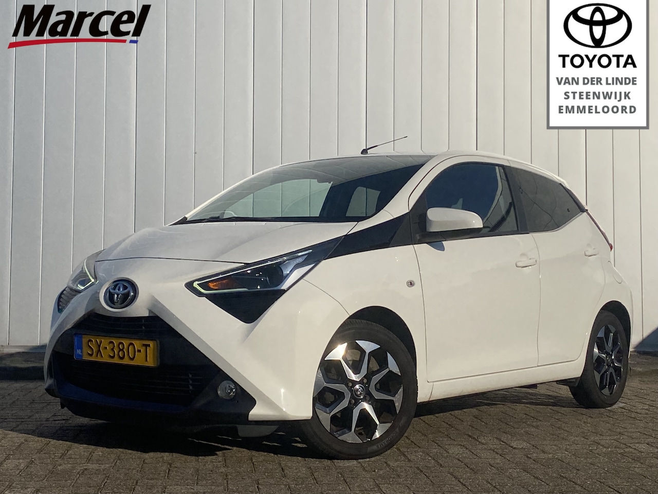 Toyota Aygo - 1.0 VVT-i X-First NL Auto Dealer Onderhouden Carplay Subwoofer Lichtmetalen Velgen Airco C - AutoWereld.nl