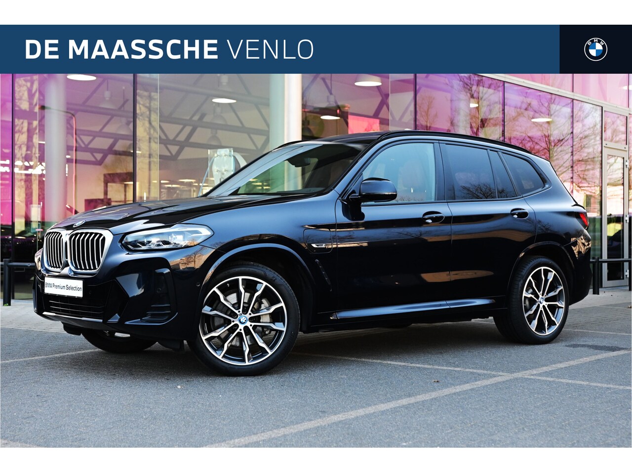 BMW X3 - xDrive30e M Sport Automaat / Panoramadak / Trekhaak / Sportstoelen / LED / Parking Assista - AutoWereld.nl