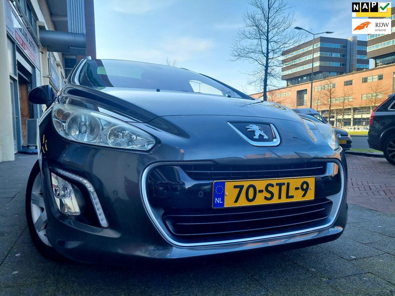 Peugeot 308 SW - 1.6 VTi Première Pano Navi ParkSens Trekhaak - AutoWereld.nl