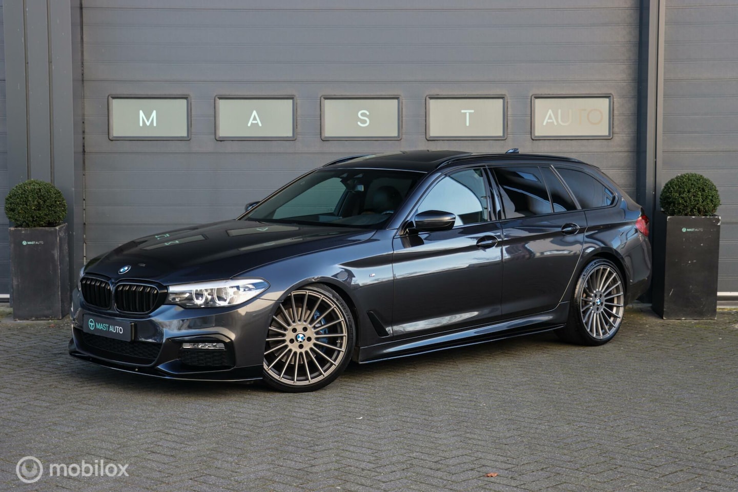 BMW 5-serie Touring - 530d xDrive|M-Sport|HUD|Pano|Leder| - AutoWereld.nl