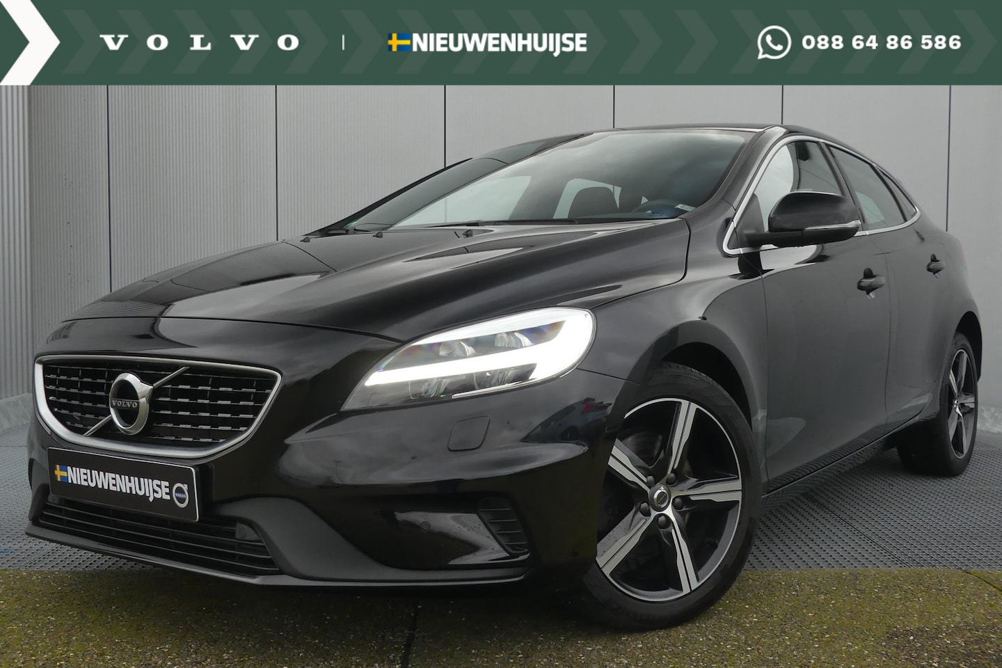 Volvo V40 - T4 190pk R-Design | Trekhaak afneembaar | Stoelverwarming | Camera | Verwarmbare voorruit - AutoWereld.nl