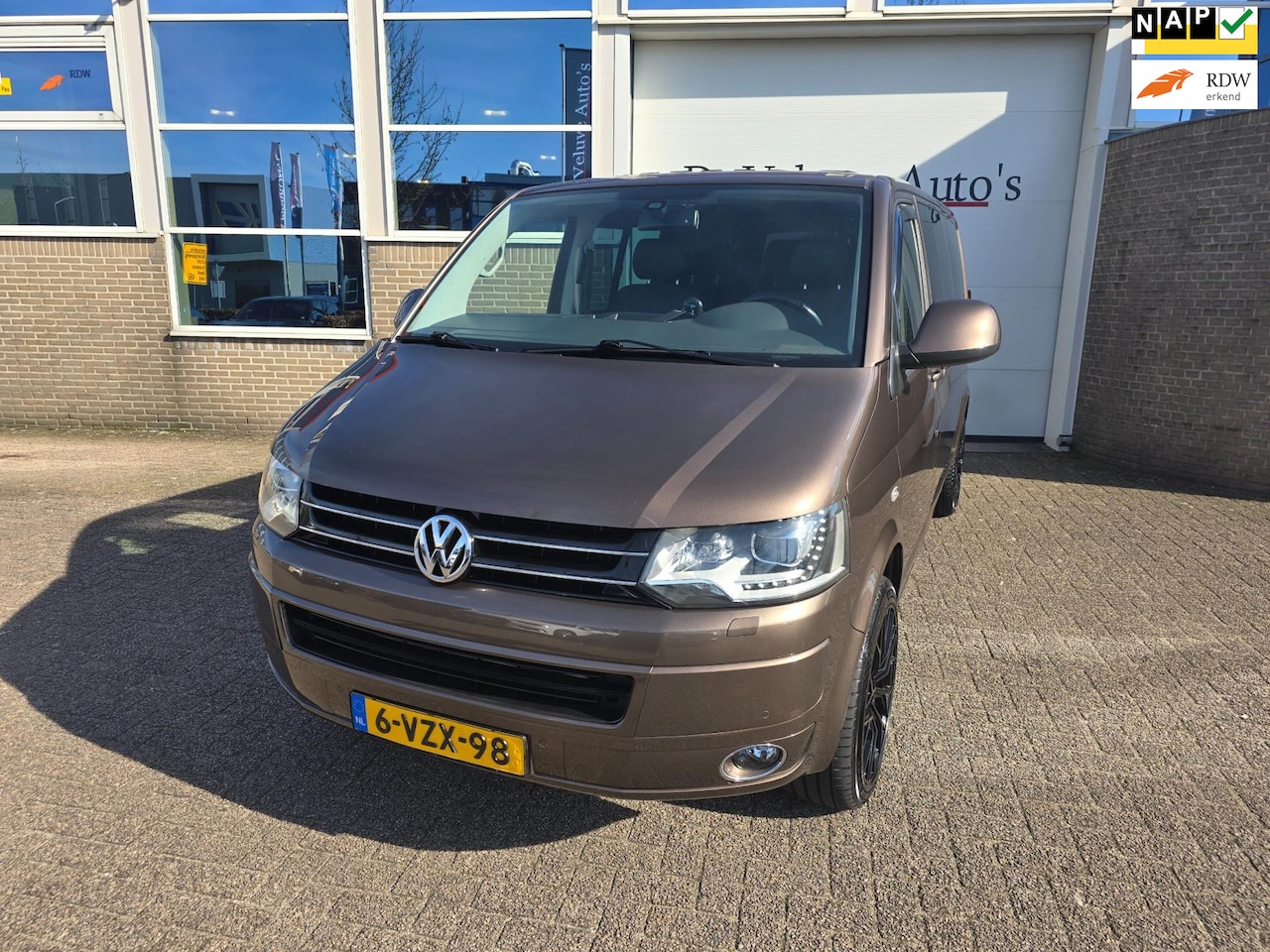 Volkswagen Transporter - 2.0 TDI L2H1 DC Comfortline / BOMVOL - AutoWereld.nl