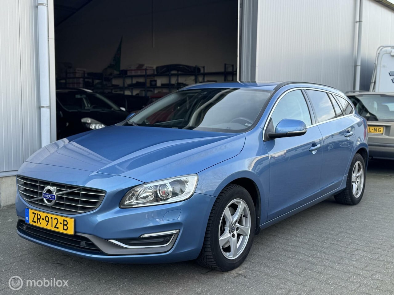 Volvo V60 - 1.6 D2, Leder, Dakje, Navi, Xenon - AutoWereld.nl