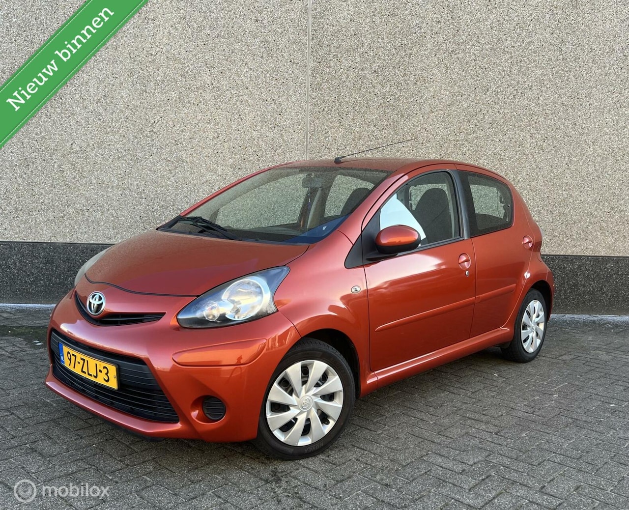 Toyota Aygo - 1.0 VVT-i Comfort Orange Airco 5 Deurs Nl Auto - AutoWereld.nl