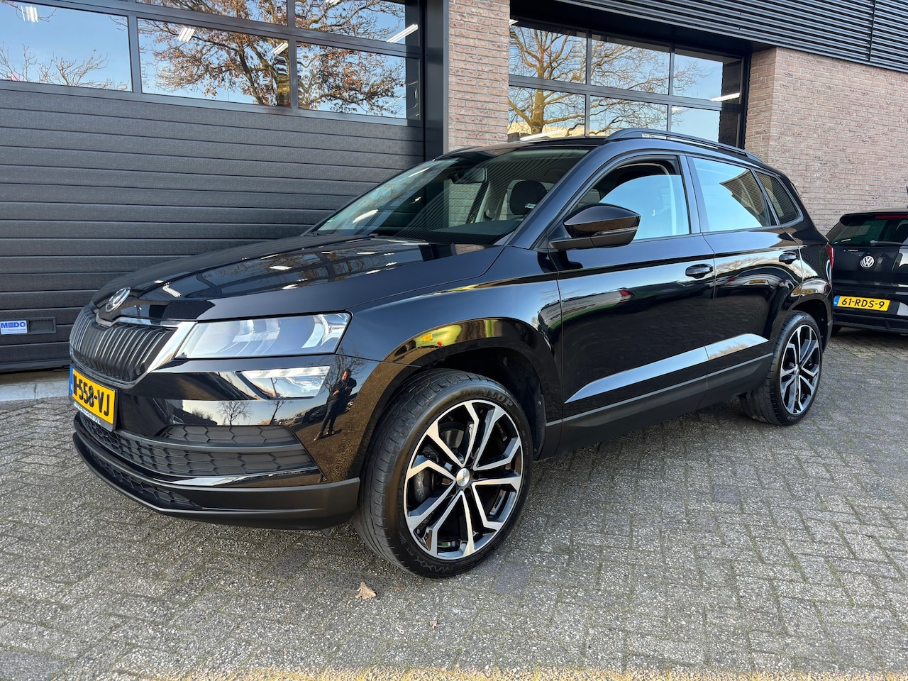 Skoda Karoq - 1.0 TSI Ambition Business Trekhaak - AutoWereld.nl