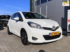 Toyota Yaris - 1.0 VVT-i Aspiration 1e Eig. - Navigatie - Achteruitrijcamera - Bluetooth