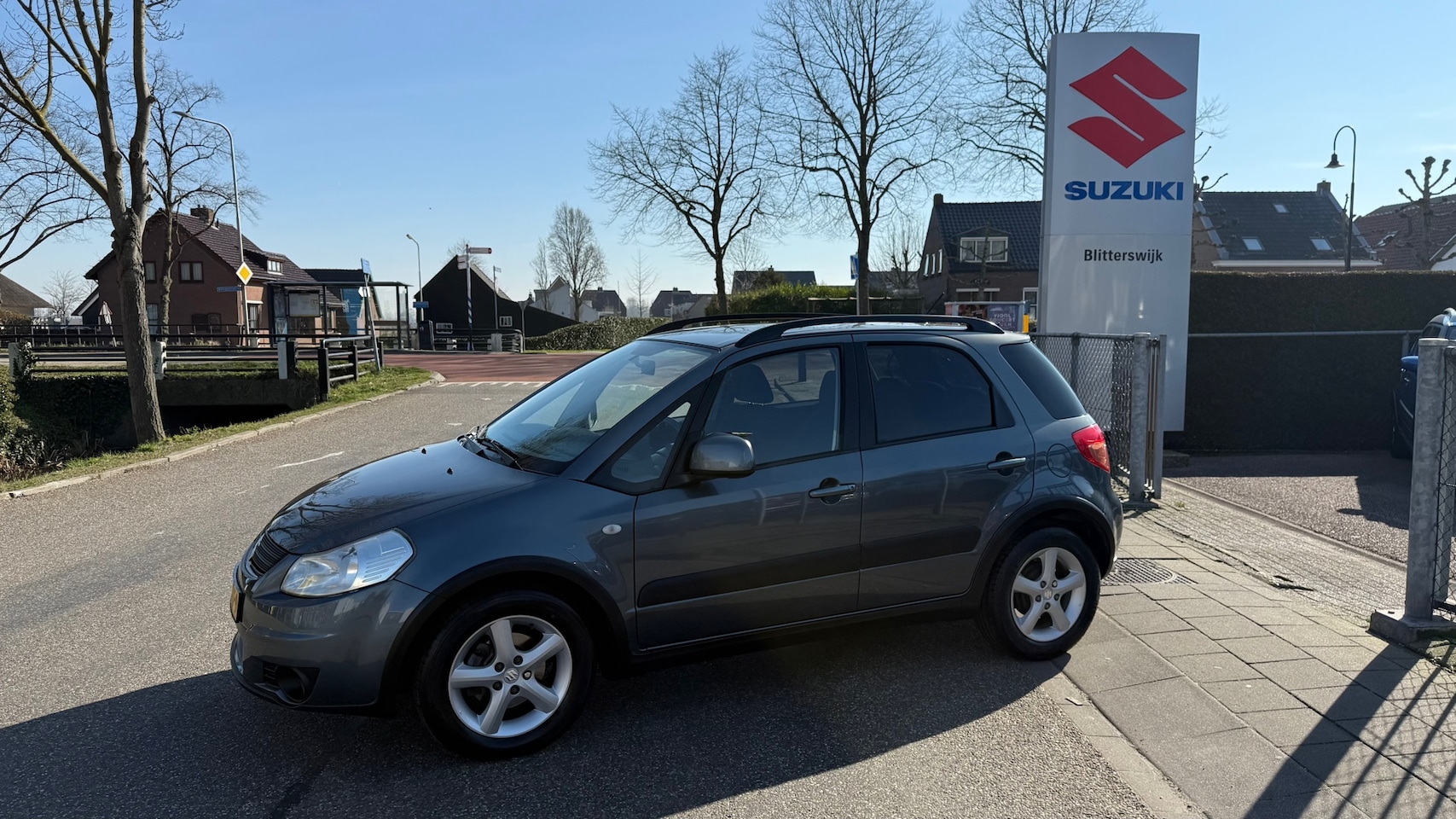 Suzuki SX4 - 1.6 Shogun // Nette goed onderhouden SX4 // Airco // Stootlijsten // Rijklaarprijs! - AutoWereld.nl