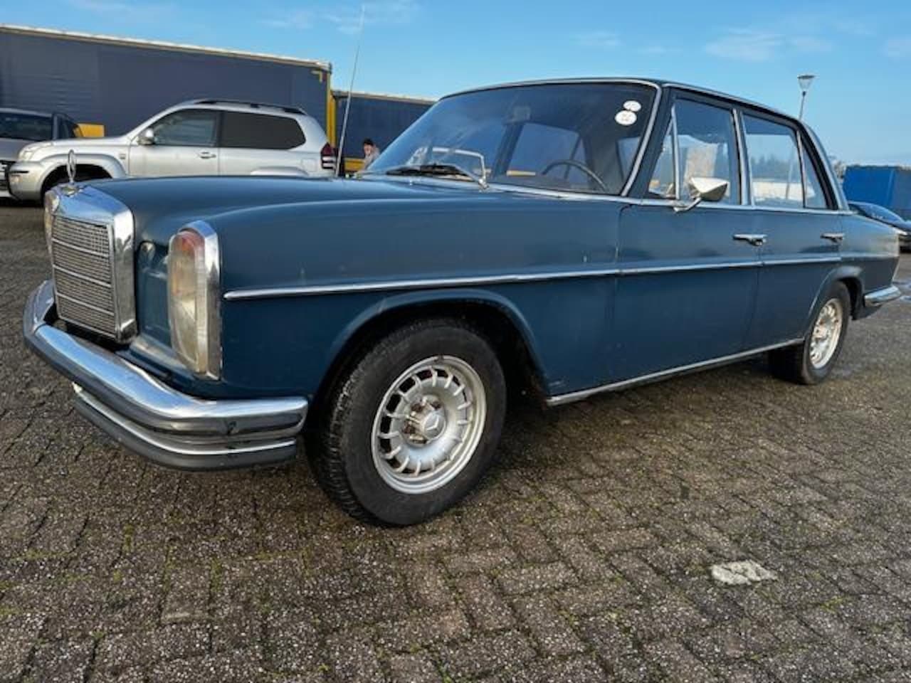 Mercedes-Benz 200-280 (W115) - 200 LPG OLDTIMER BELASTING EN APK VRIJ - AutoWereld.nl