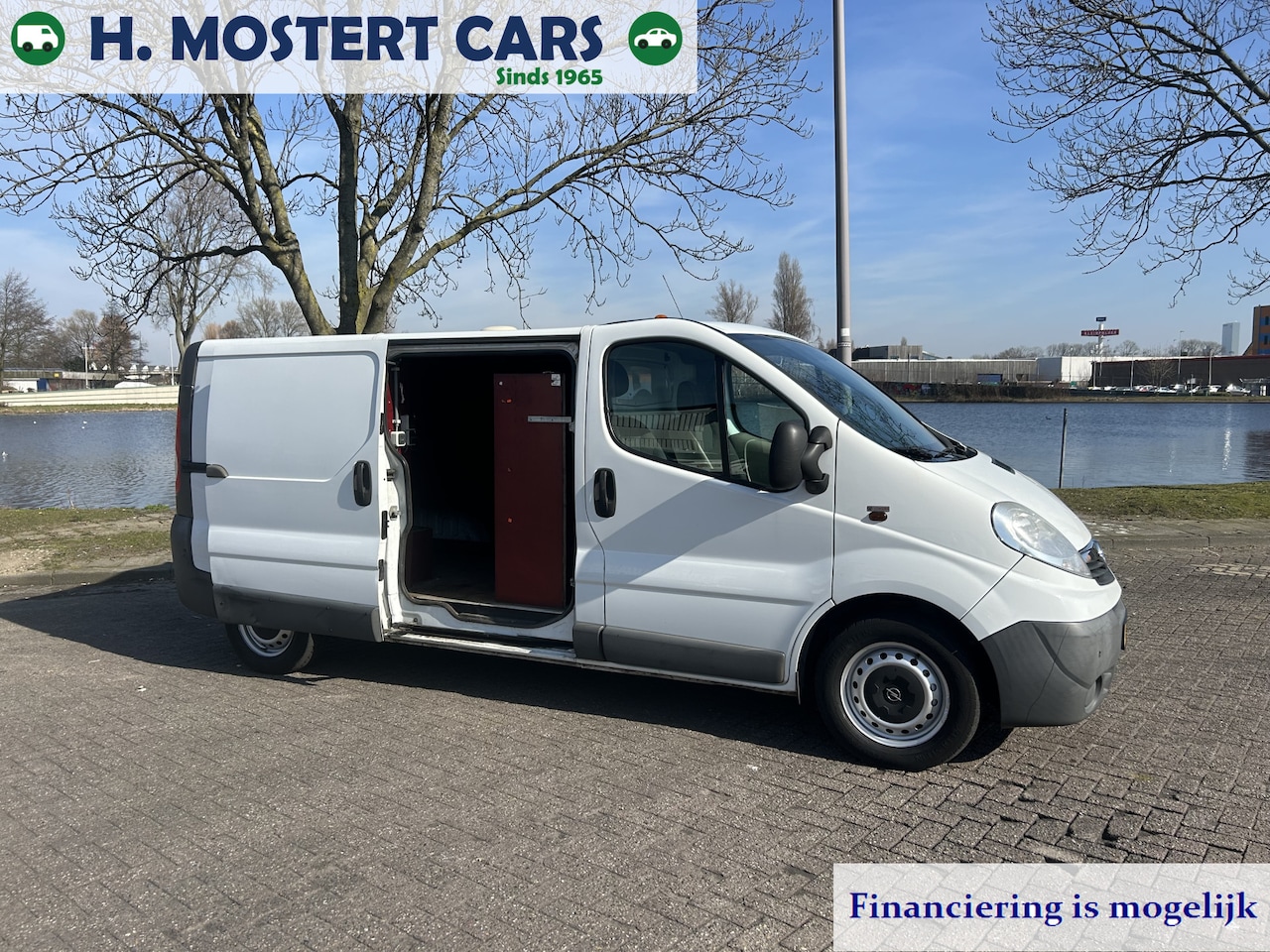 Opel Vivaro - 2.0 CDTI L2H1 EcoFLEX * EURO 5 * TREKHAAK * AIRCO * NIEUWE APK * SCHUIFDEUR * OPBERGKASTEN - AutoWereld.nl