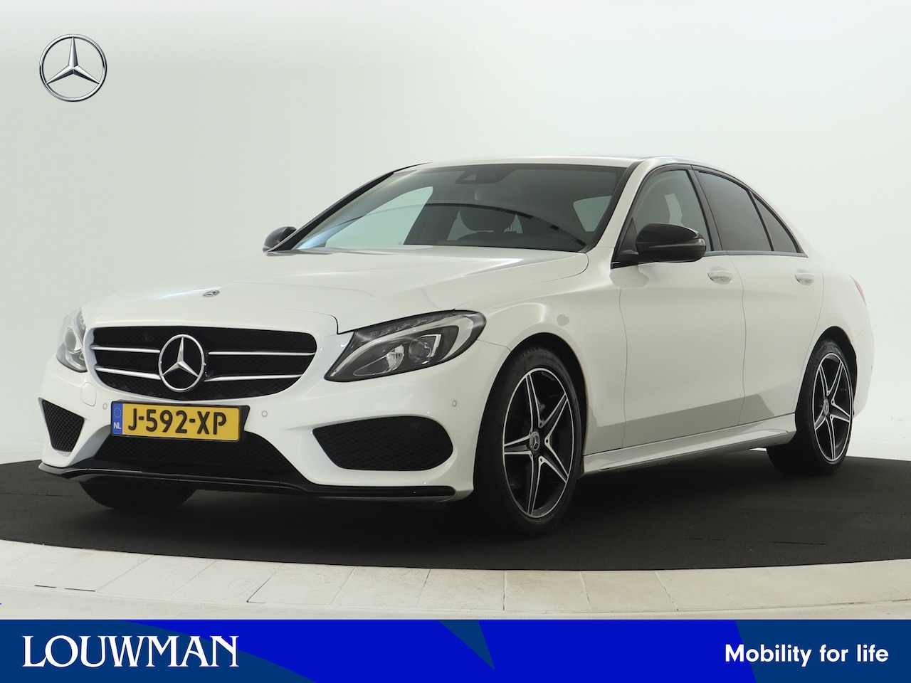 Mercedes-Benz C-klasse - 200 AMG Nightpakket | Trekhaak | Stoelverwarming | Parkeerpakket met Camera | Sfeerverlich - AutoWereld.nl