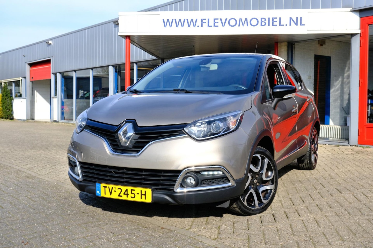 Renault Captur - 1.5 dCi Dynamique Aut. Navi|Cam|Clima|LMV - AutoWereld.nl