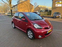 Toyota Aygo - Navigatie / Airco / Nieuw APK / Tweede eigenaar