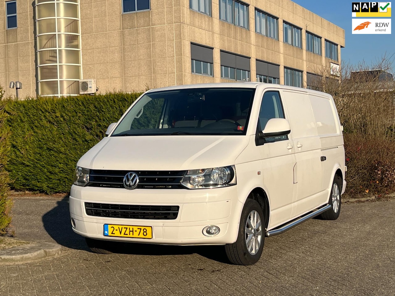 Volkswagen Transporter - 2.0 TDI L2 140PK AUTOMAAT 2xSchuifdeuren - AutoWereld.nl