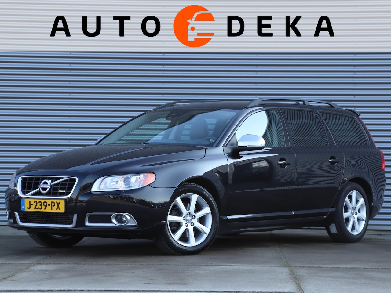 Volvo V70 - 1.6 T4 R-Design *Leder*Stoelverw. V+A*Trekhaak* - AutoWereld.nl