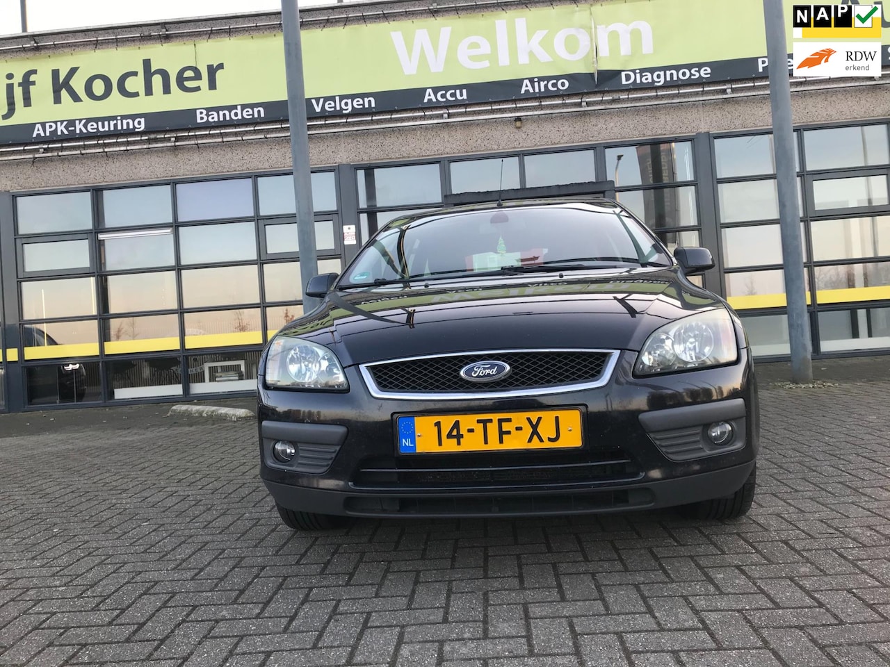 Ford Focus Wagon - 2.0-16V Rally Edition 2.0-16V Rally Edition - AutoWereld.nl