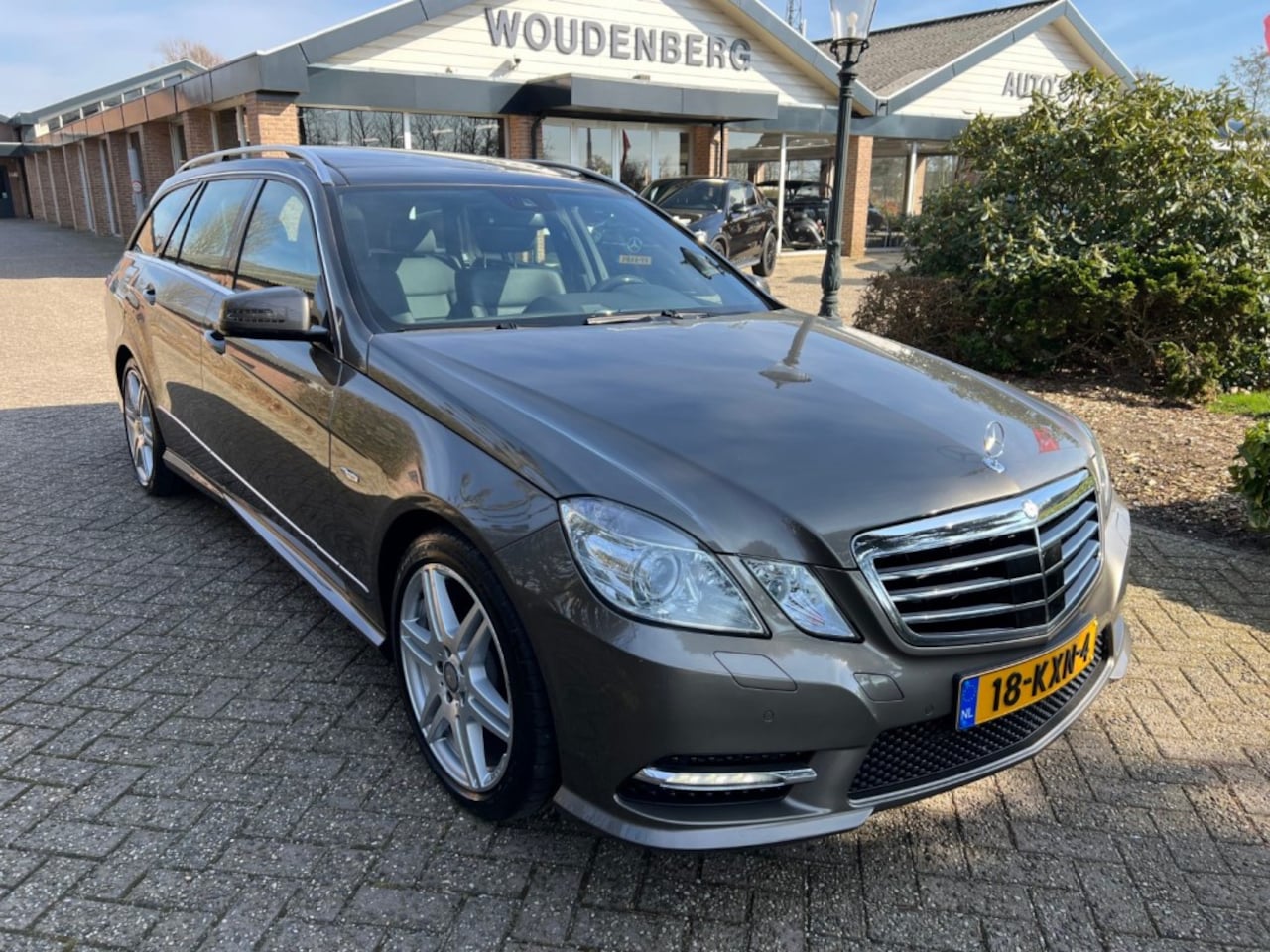 Mercedes-Benz E-klasse - E 350 CGI AMG, Panodak, Distronic, Airmatic, Youngtimer - AutoWereld.nl