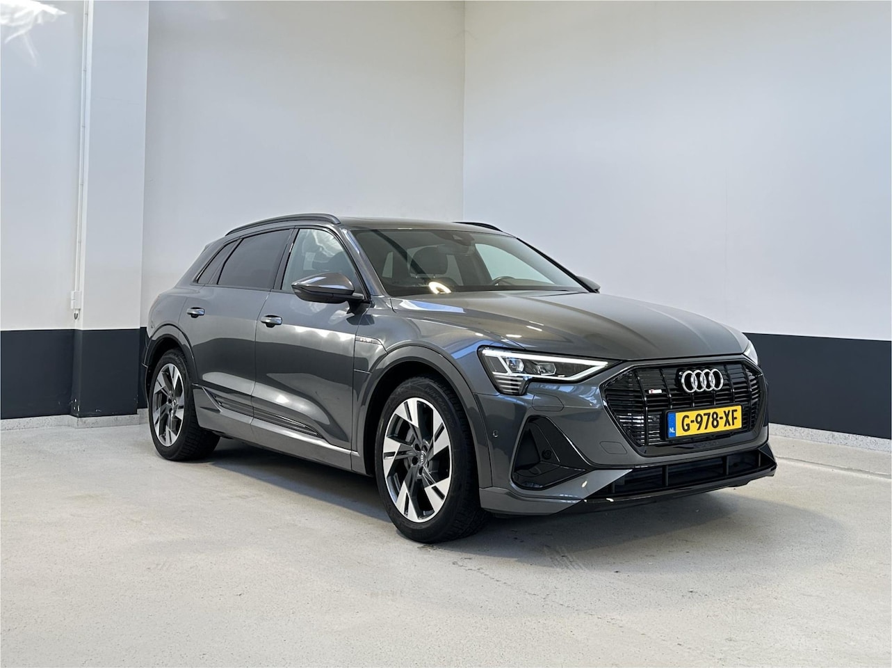 Audi e-tron - E-tron 50 quattro Launch edition Black 71 kWh | S-line| Pano | Navi | Sportstoelen | Apple - AutoWereld.nl