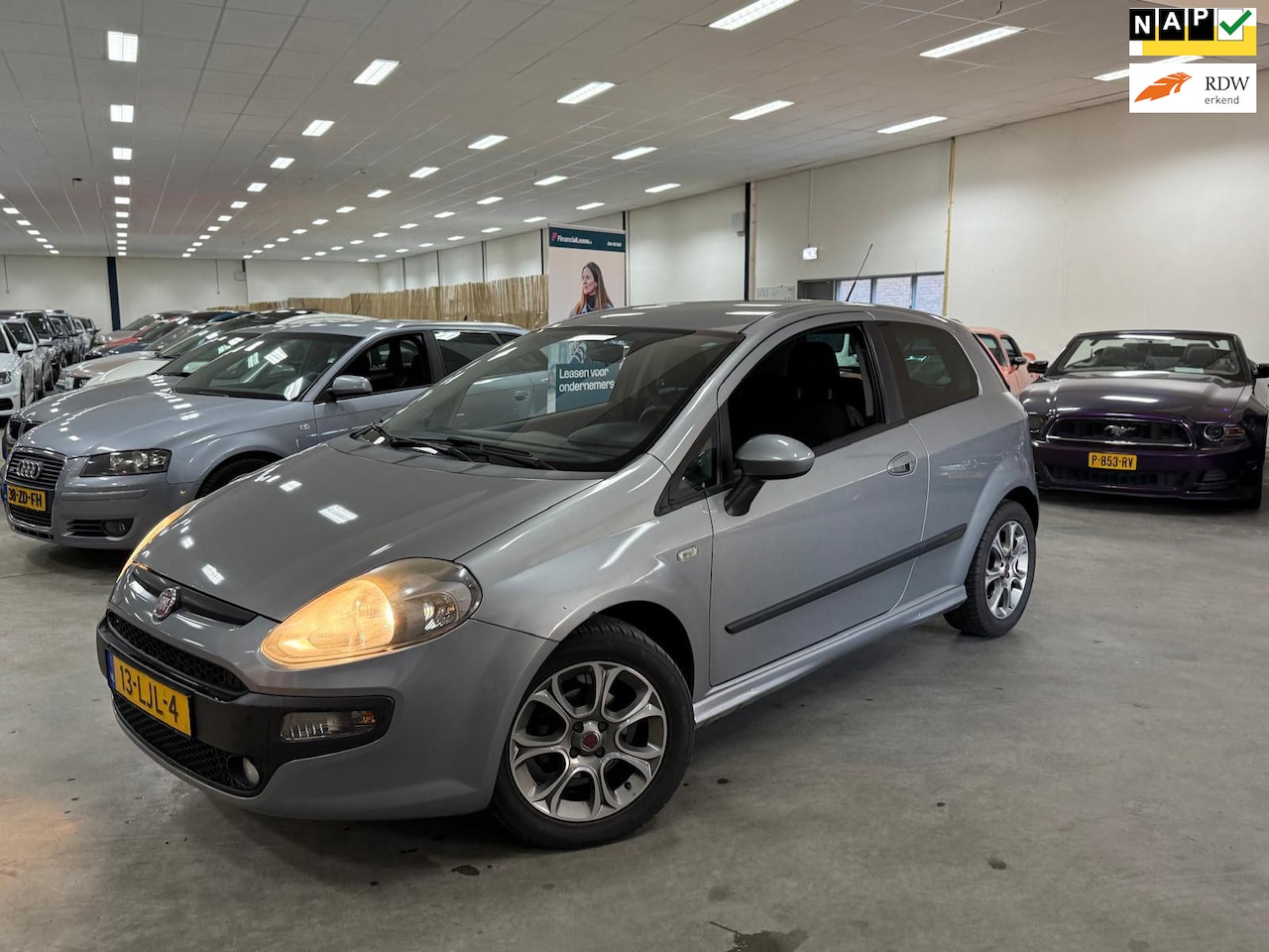 Fiat Punto Evo - 1.4 Racing / MOOIE UITVOERING / RIJD SCHAKELT GOED / NETTE AUTO - AutoWereld.nl