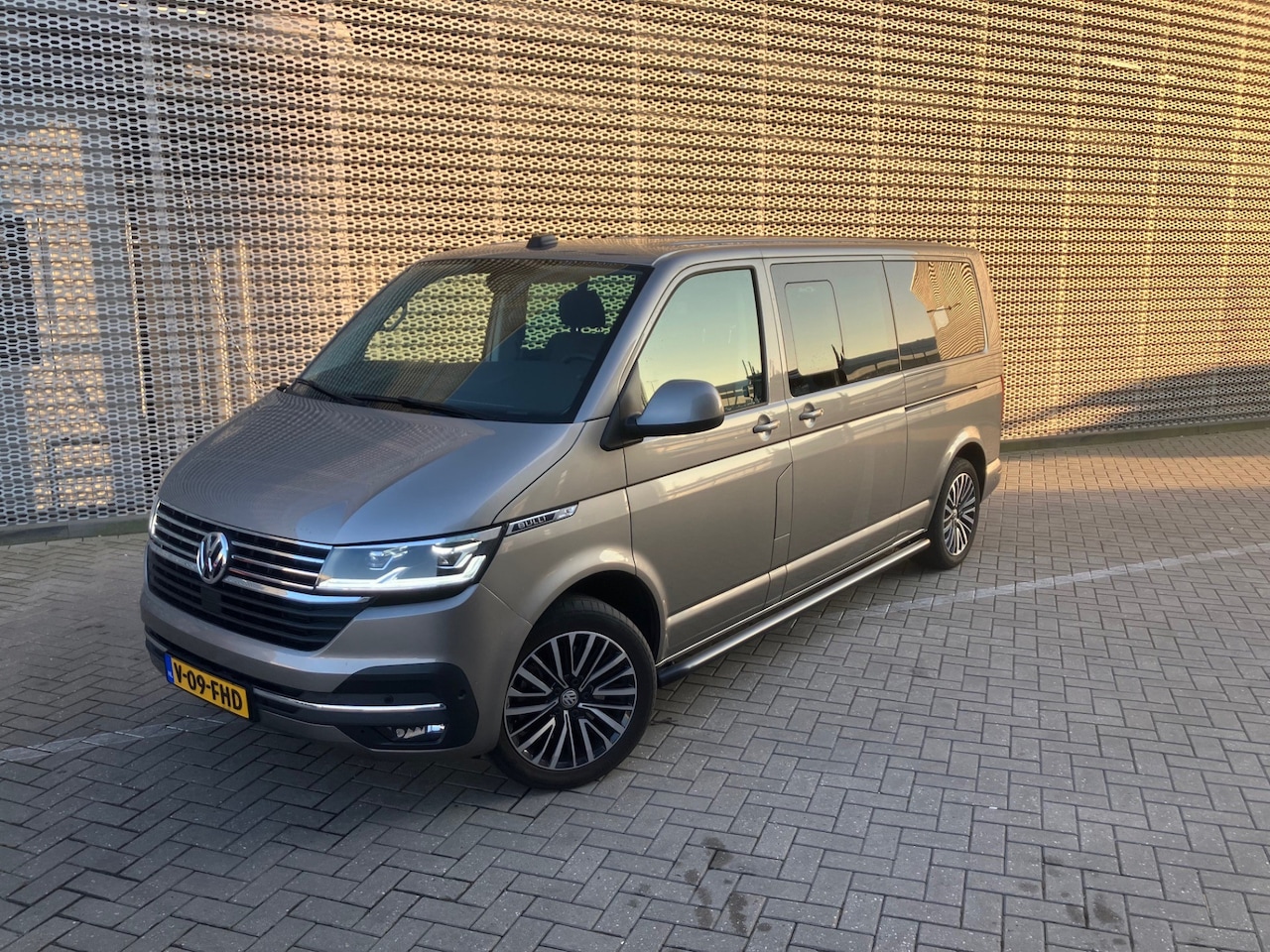 Volkswagen Transporter - 2.0 TDI 204PK DSG 4-Motion L2H1 DC Bulli - AutoWereld.nl