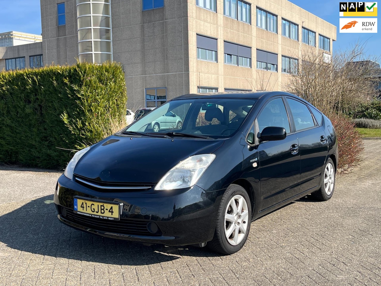 Toyota Prius - 1.5 VVT-i Business Edition Keyless APK - AutoWereld.nl