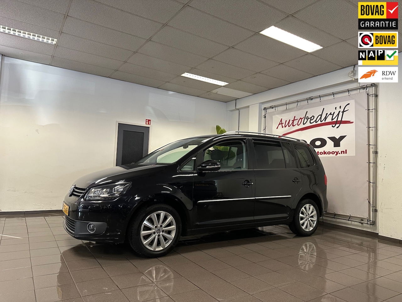 Volkswagen Touran - 1.4 TSI Highline 7p. * Automaat / 7 Persoons / Trekhaak / Xenon / NL Auto * - AutoWereld.nl