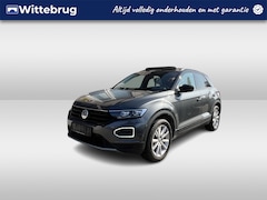 Volkswagen T-Roc - 1.5 TSI Sport / PANO/ LEDER/ CAMERA/ PARK. SENSOREN/ BEATS AUDIO/ DCC/ DODE HOEK/ STOELVER