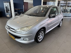 Peugeot 206 - 1.4-16V Quiksilver