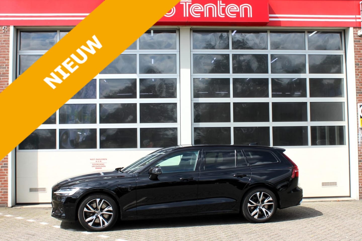 Volvo V60 - T6 Twin Engine 340pk AWD Geartronic R-Design / Panoramadak