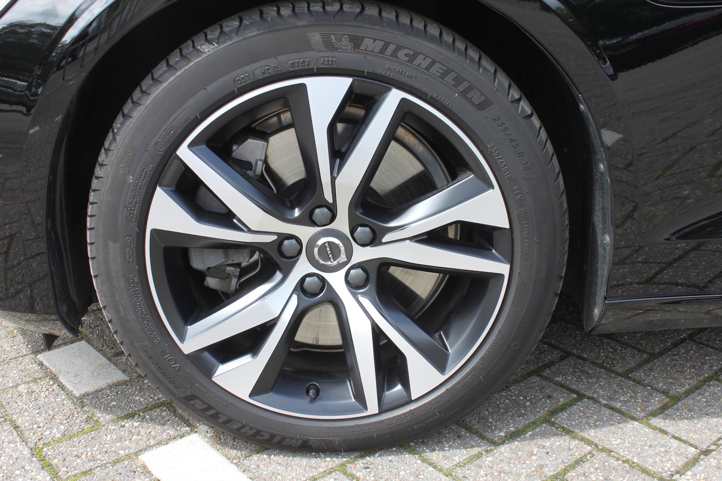 Volvo V60 - T6 Twin Engine 340pk AWD Geartronic R-Design / Panoramadak