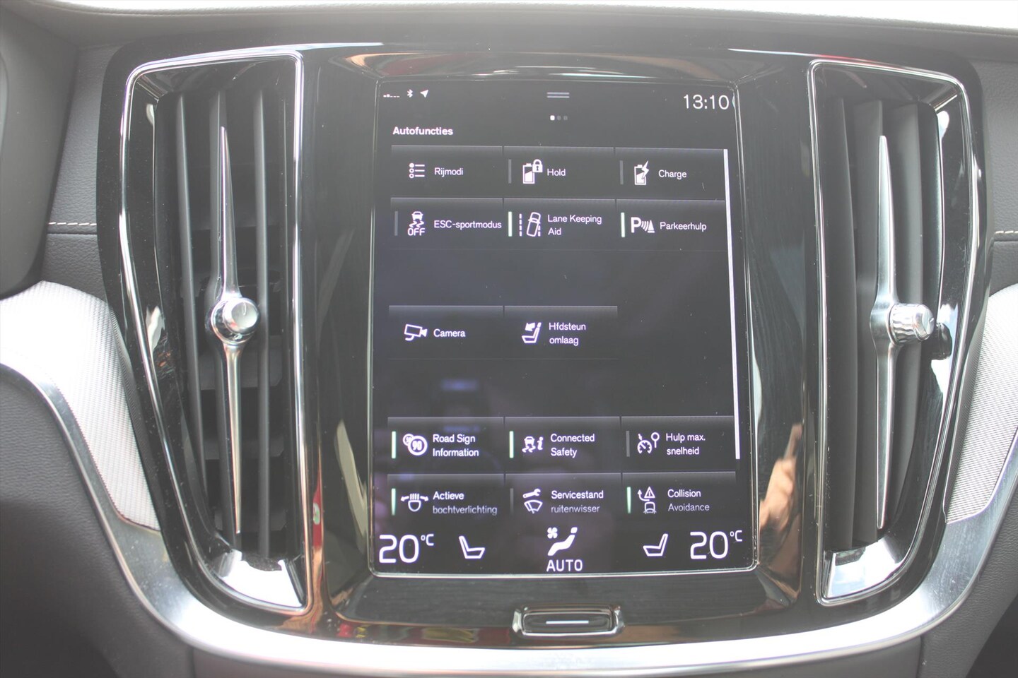 Volvo V60 - T6 Twin Engine 340pk AWD Geartronic R-Design / Panoramadak