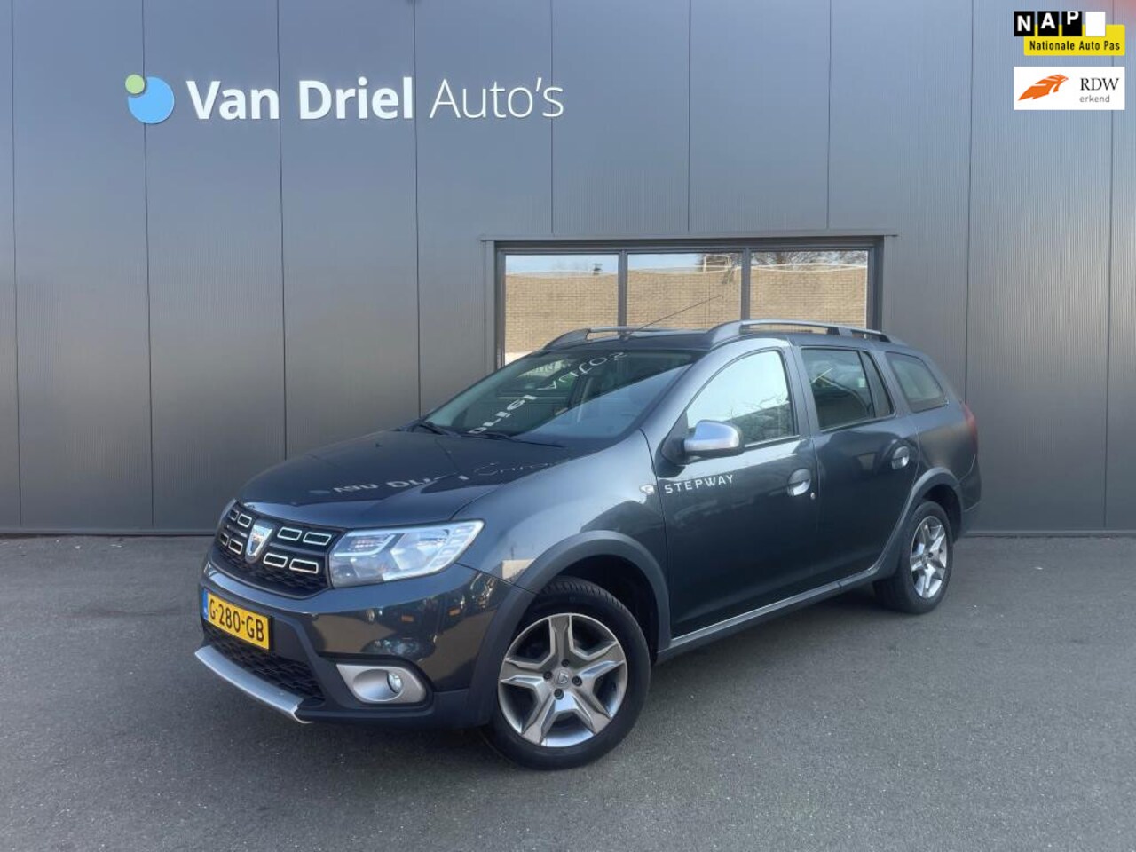 Dacia Logan MCV - TCe 90 Stepway Bifuel-LPG / Navigatie / Camera / Trekhaak! - AutoWereld.nl