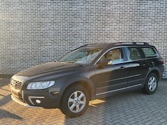 Volvo XC70 - 2.0 T5 FWD Polar+ | Trekhaak | Lederen bekleding | Standkachel | Stoelverwarming | Parkeer