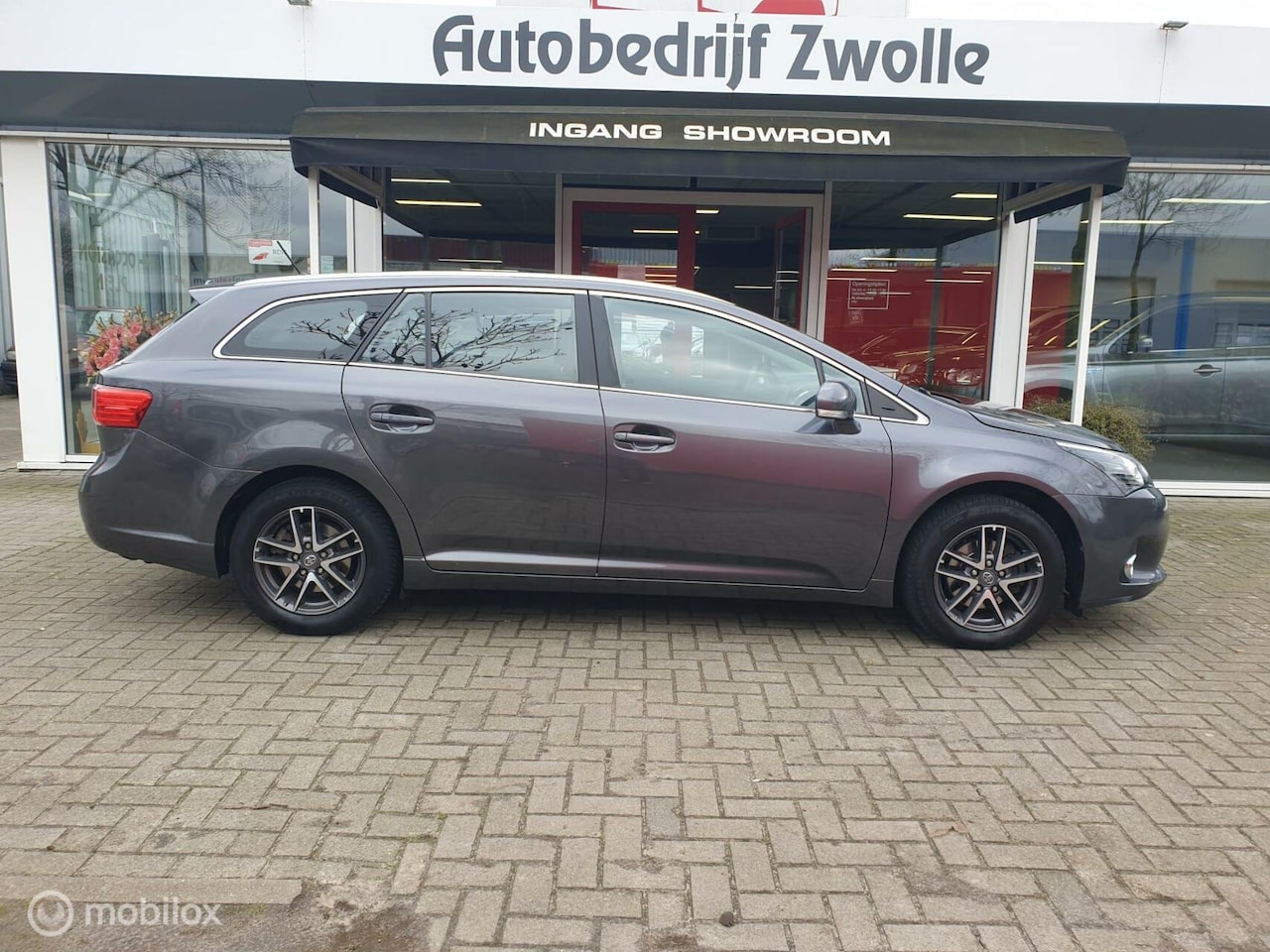 Toyota Avensis - 1.8 VVTi Business AUTOMAAT*AIRCO*CRUISE*NAVI* - AutoWereld.nl