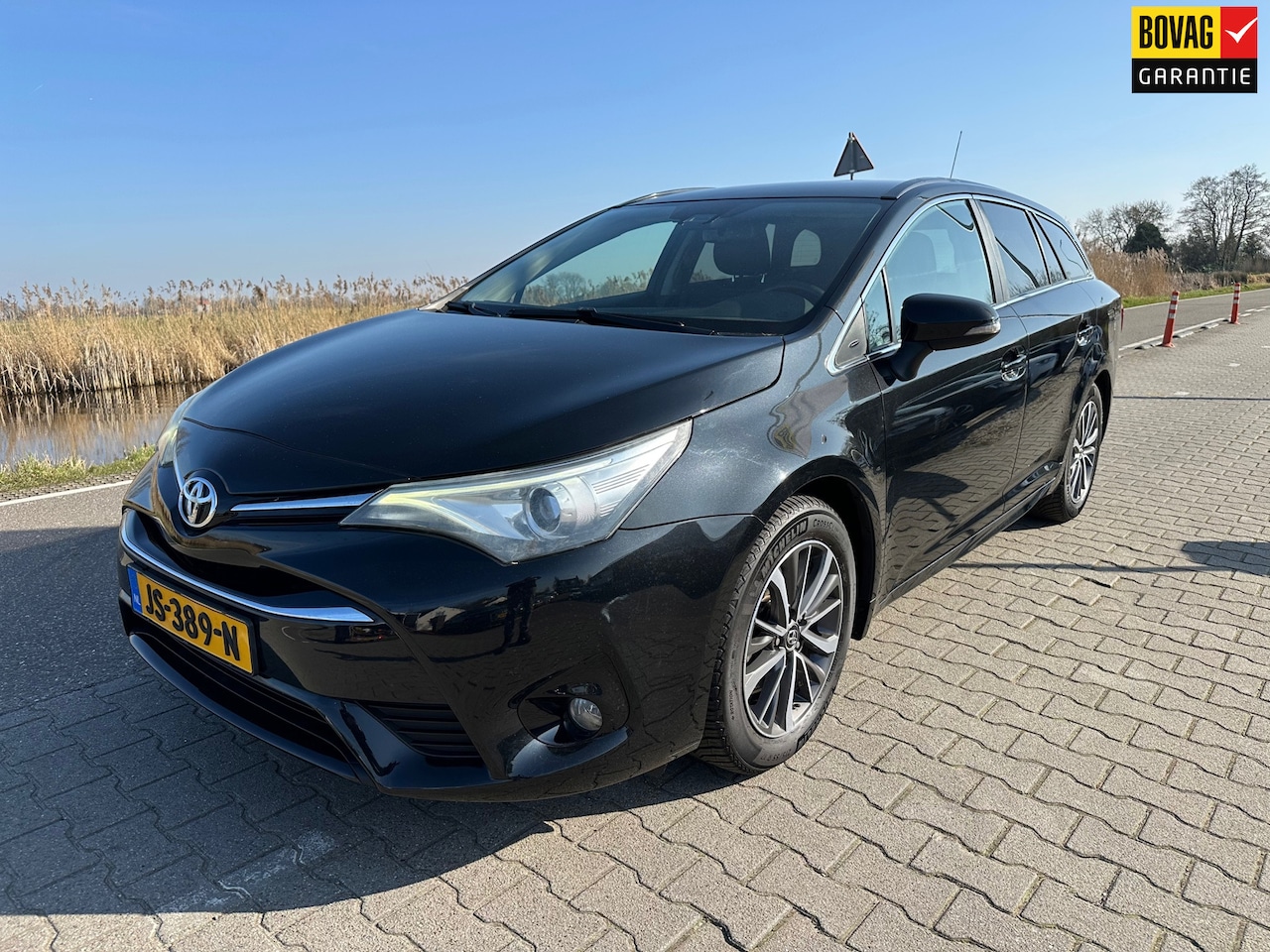 Toyota Avensis Touring Sports - 1.8 VVT-i Lease Pro Navi, Camera, Trekhaak, Cruisecontrol, Lane assist - AutoWereld.nl