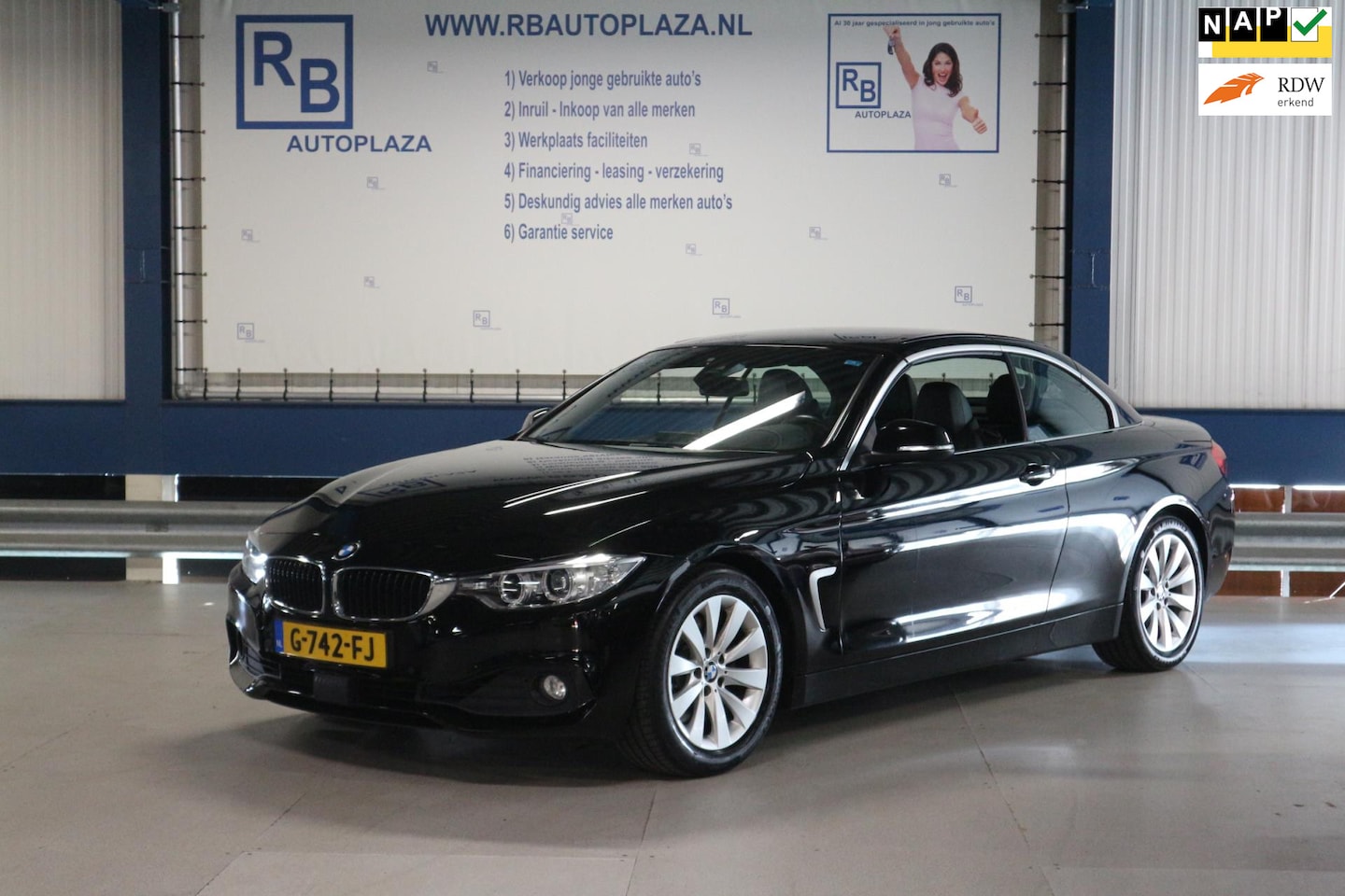 BMW 4-serie Cabrio - 428i xDrive High Executive / HEAD UP / SPORT LEER / BLACK ON BLACK ! ! ! - AutoWereld.nl