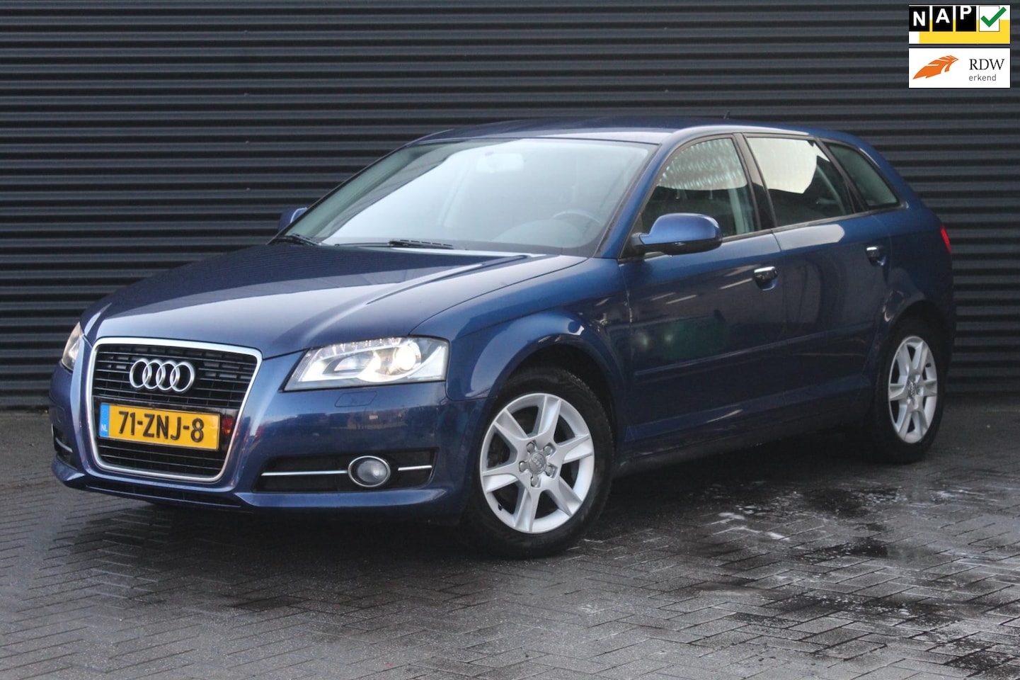 Audi A3 Sportback - 1.2 TFSI Attraction Advance | S-tronic | Navigatie | Climate control | - AutoWereld.nl