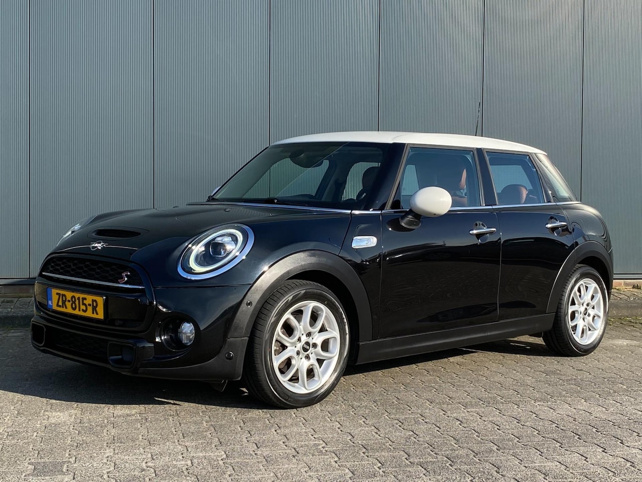 MINI Cooper S - 2.0 192PK | Leder | Navigatie | CarPlay | Full LED | Garantie - AutoWereld.nl