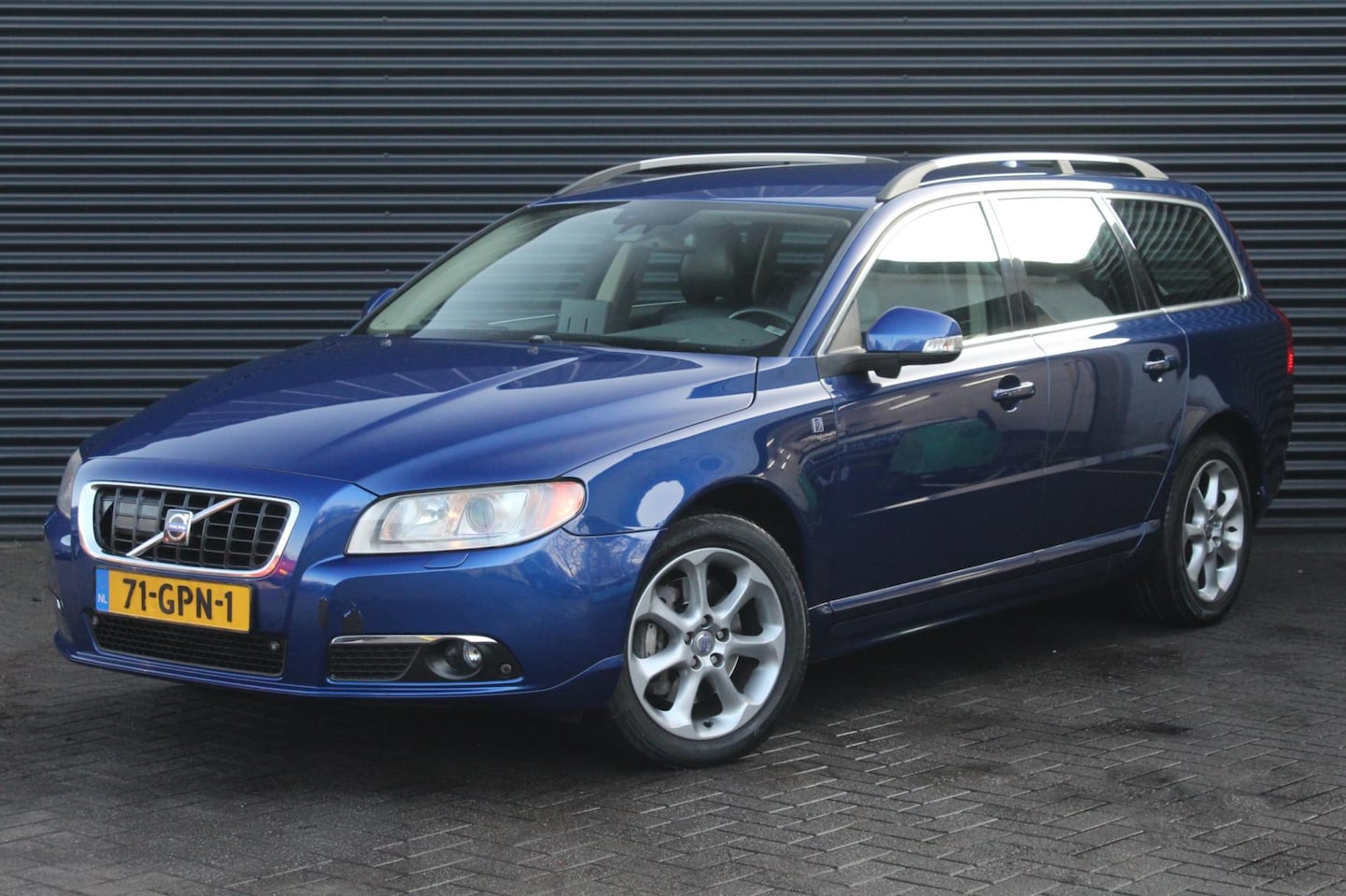 Volvo V70 - 3.2 Ocean Race | 2e eigenaar | Dealer onderhouden | BLIS | Adaptieve cruise | - AutoWereld.nl