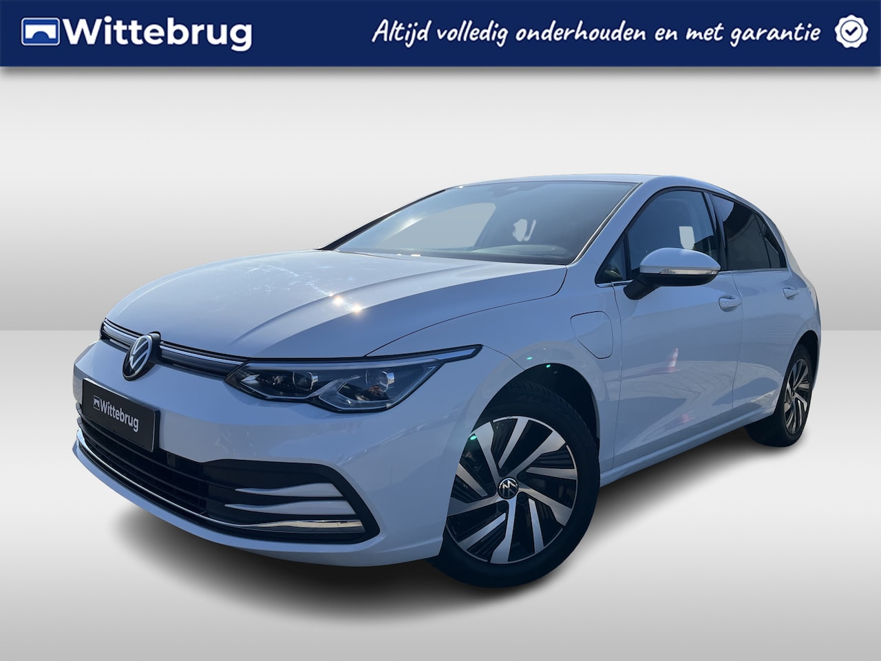 Volkswagen Golf - 1.4 eHybrid 204pk Style DSG Automaat Navigatie / Keyless / Parkeersensoren / App-connect / - AutoWereld.nl