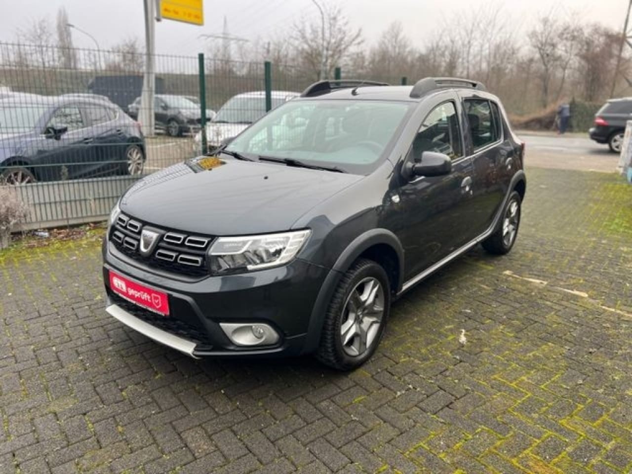 Dacia Sandero Stepway - 0.9 TCE Stepway Airco Cruise Cross  LM 17 Mooi - AutoWereld.nl