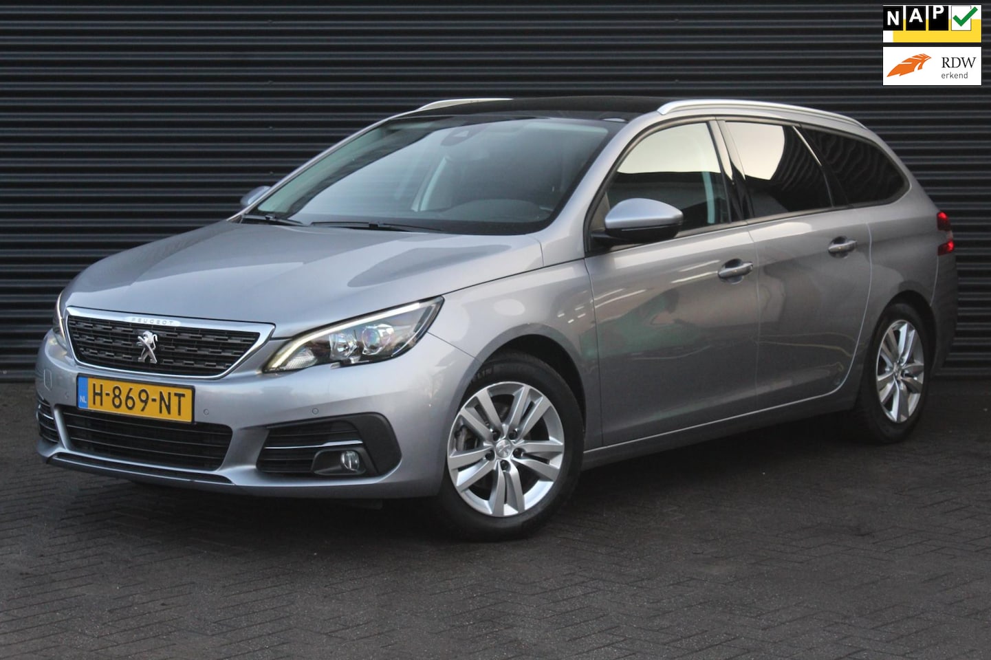 Peugeot 308 SW - 1.2 PureTech Executive | Cruise control | Panoramadak | Apple carplay | Trekhaak | PDC | - AutoWereld.nl