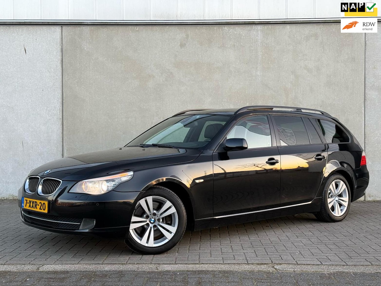 BMW 5-serie Touring - 530i High Executive 530i High Executive, Pano, Headup, Comfort - AutoWereld.nl