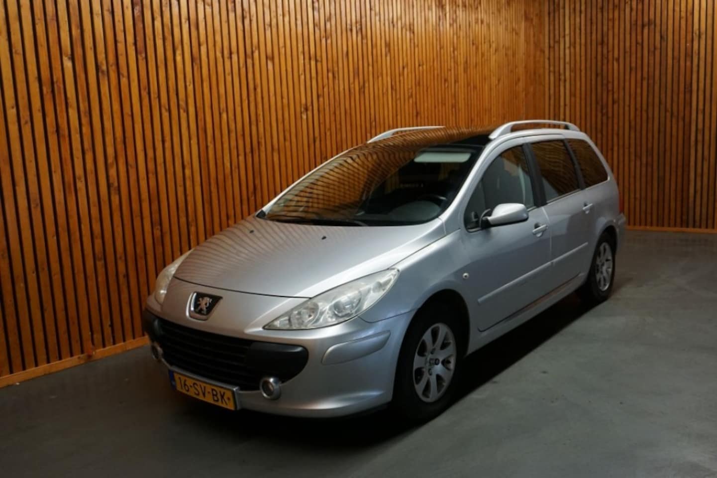 Peugeot 307 - SW 1.6 16v PACK/ AIRCO/ PANODAK - AutoWereld.nl